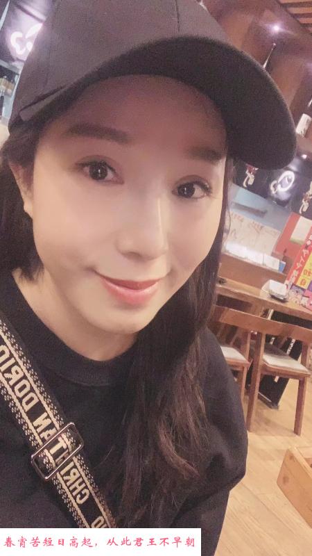 朝阳刚下水美女 第2张