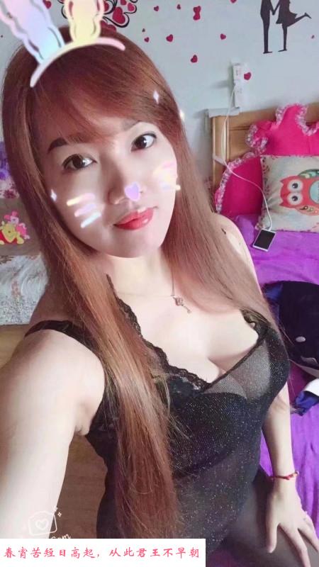 细腰大奶骚妇 第1张