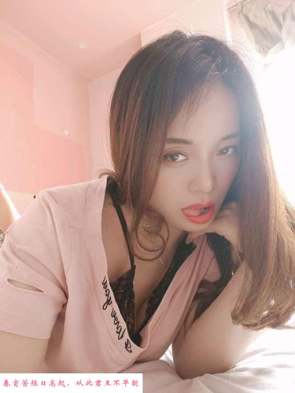 美甲店兼职小姐姐 第1张