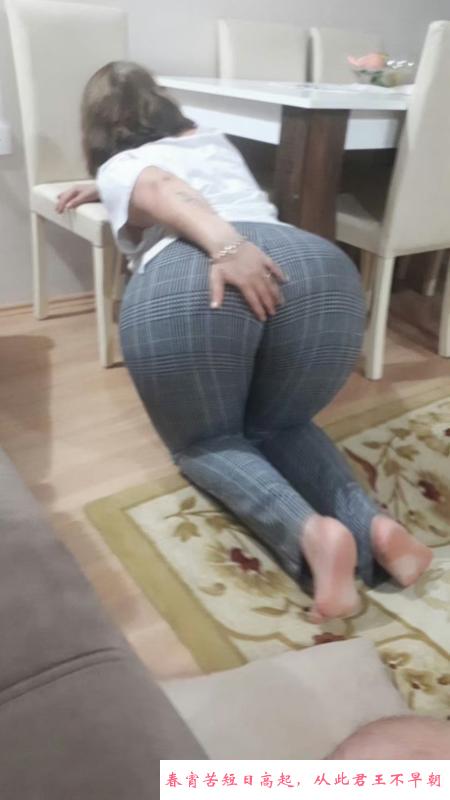 巨臀骚妇 第4张