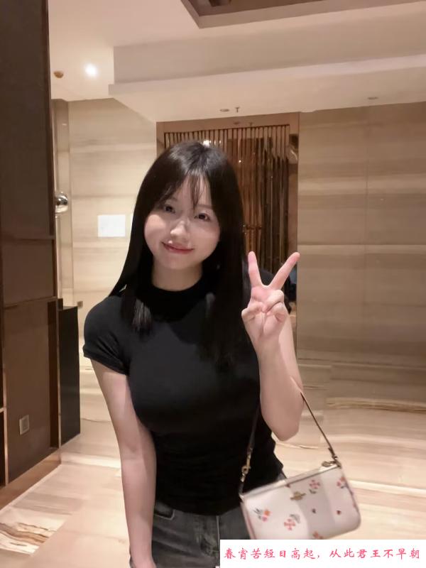 大胸纯欲小妹 第3张