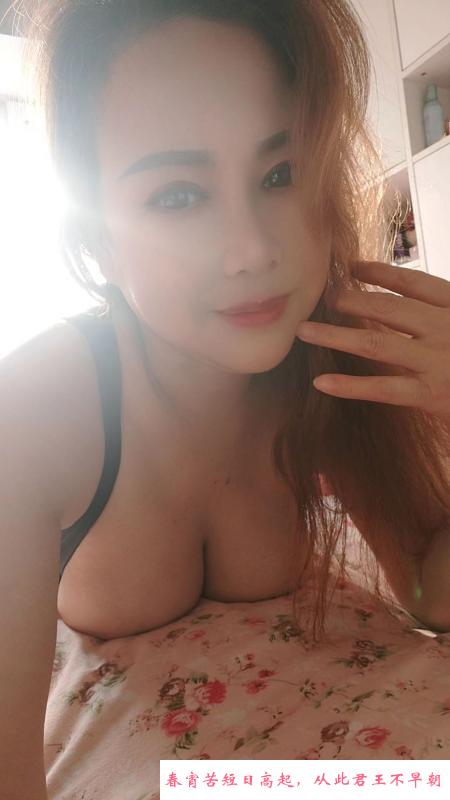 角门西风骚熟女 第1张