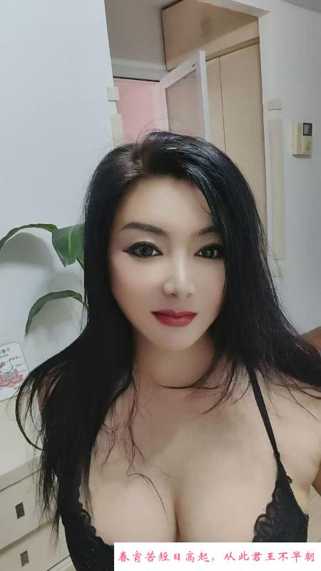 身材丰满骚熟女 第1张