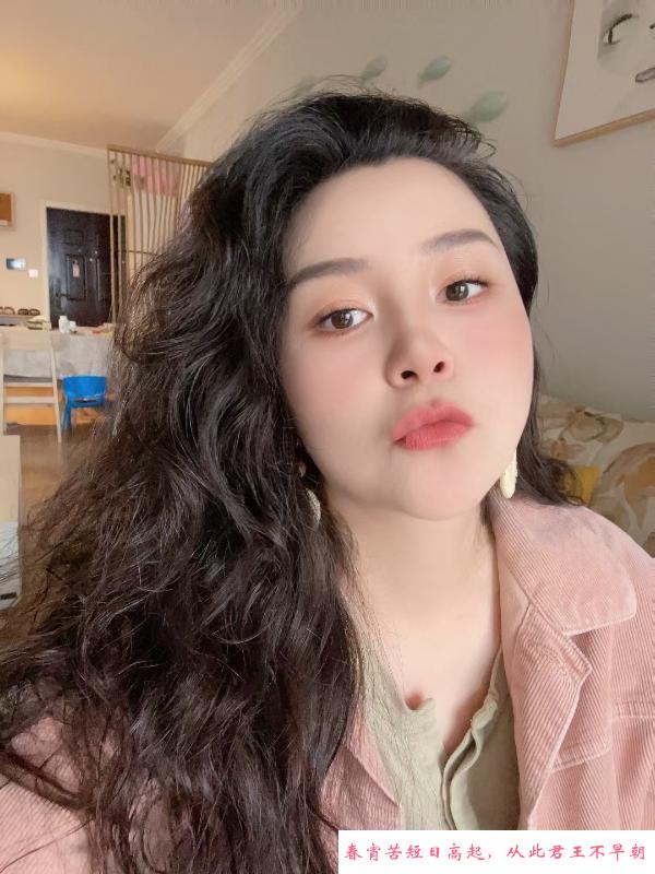 一线天少妇 第2张