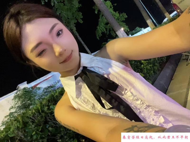 19岁高颜值气质美女 第1张