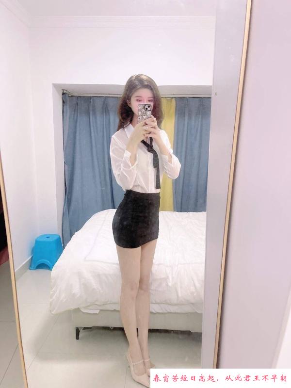 纯欲兼职大长腿嫩妹 第1张
