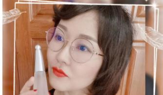 戴眼镜骚妇 第1张