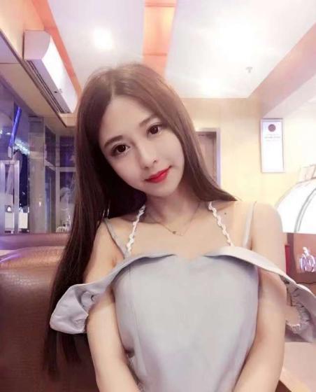 前台潇潇丝袜美腿 第2张