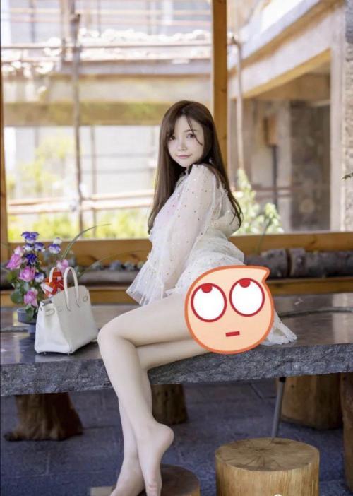 三亚小奶妹,软嫩多汁爱吞精 第2张