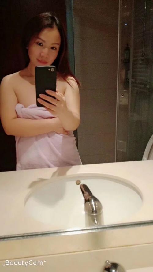 南站性感少妇乐乐 第1张