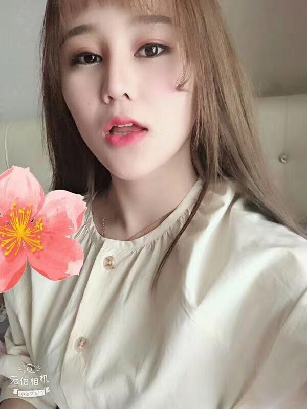 武昌卖服装的兼职妹妹，b干净给亲吻 第2张