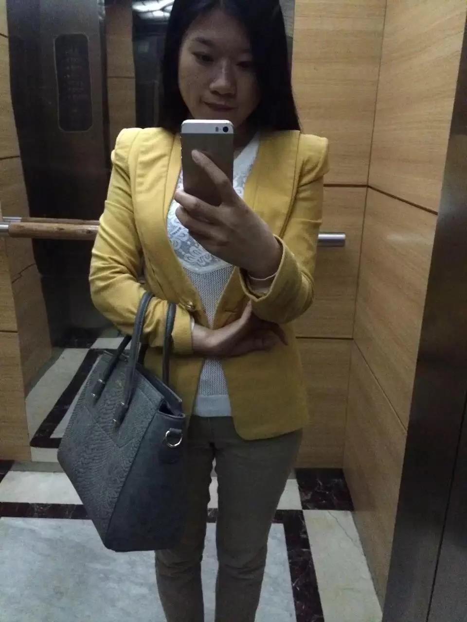 成都文殊院附近长腿妹子 第2张