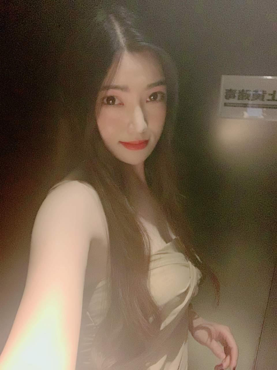 约炮大奶女神活好很配合 第3张