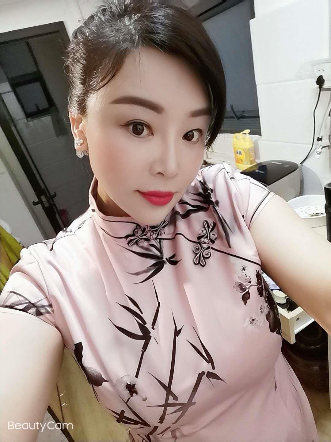 富士康北门少妇 第1张