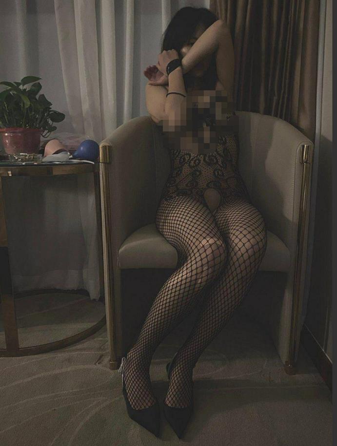 2020年11月4普通小良家实惠型的妹子 第4张