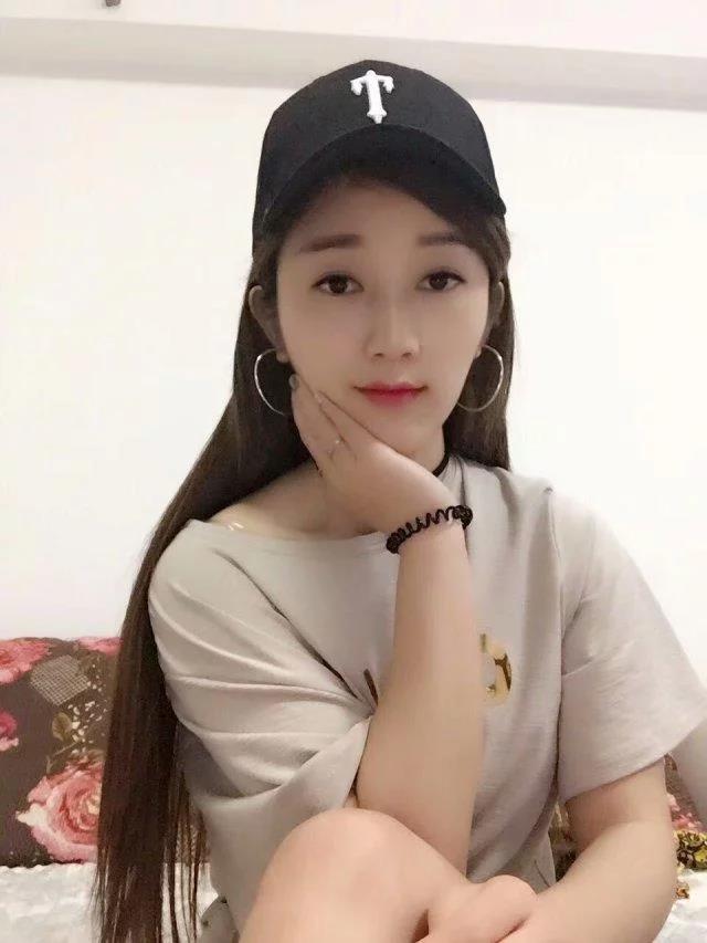 找个高颜值妹子抽插一下 第2张
