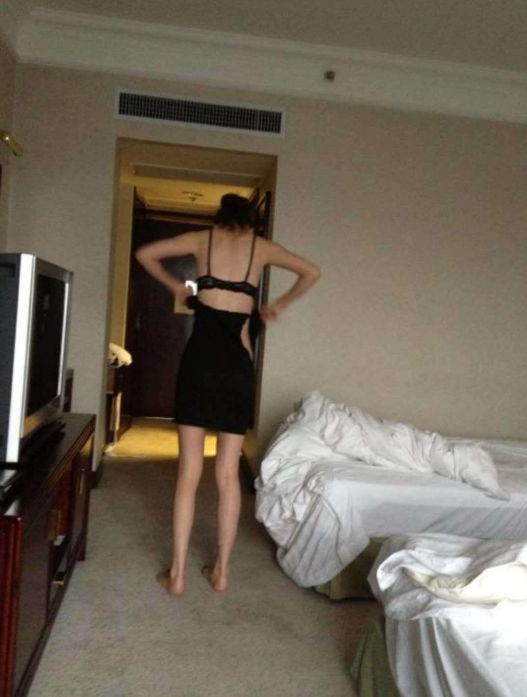 2021年1月4出差过来约的骚蹄子服务系美女就是爽 第1张