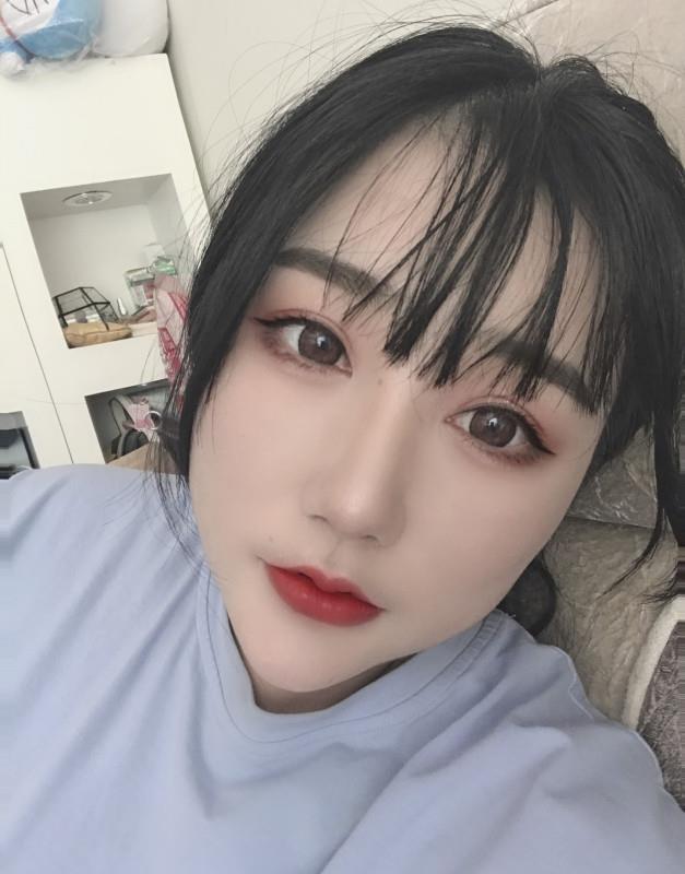 比较性感的妹子 第1张