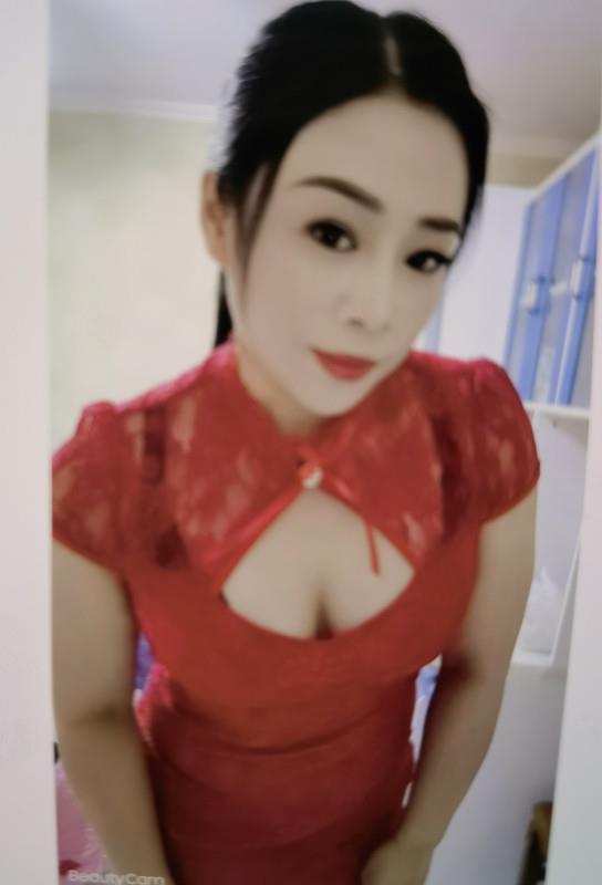 朝阳潘家园服务系大胸妹子 第1张