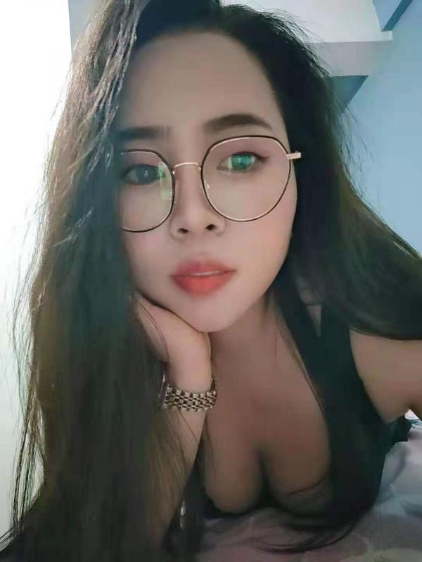 风骚女秘的感觉 第1张