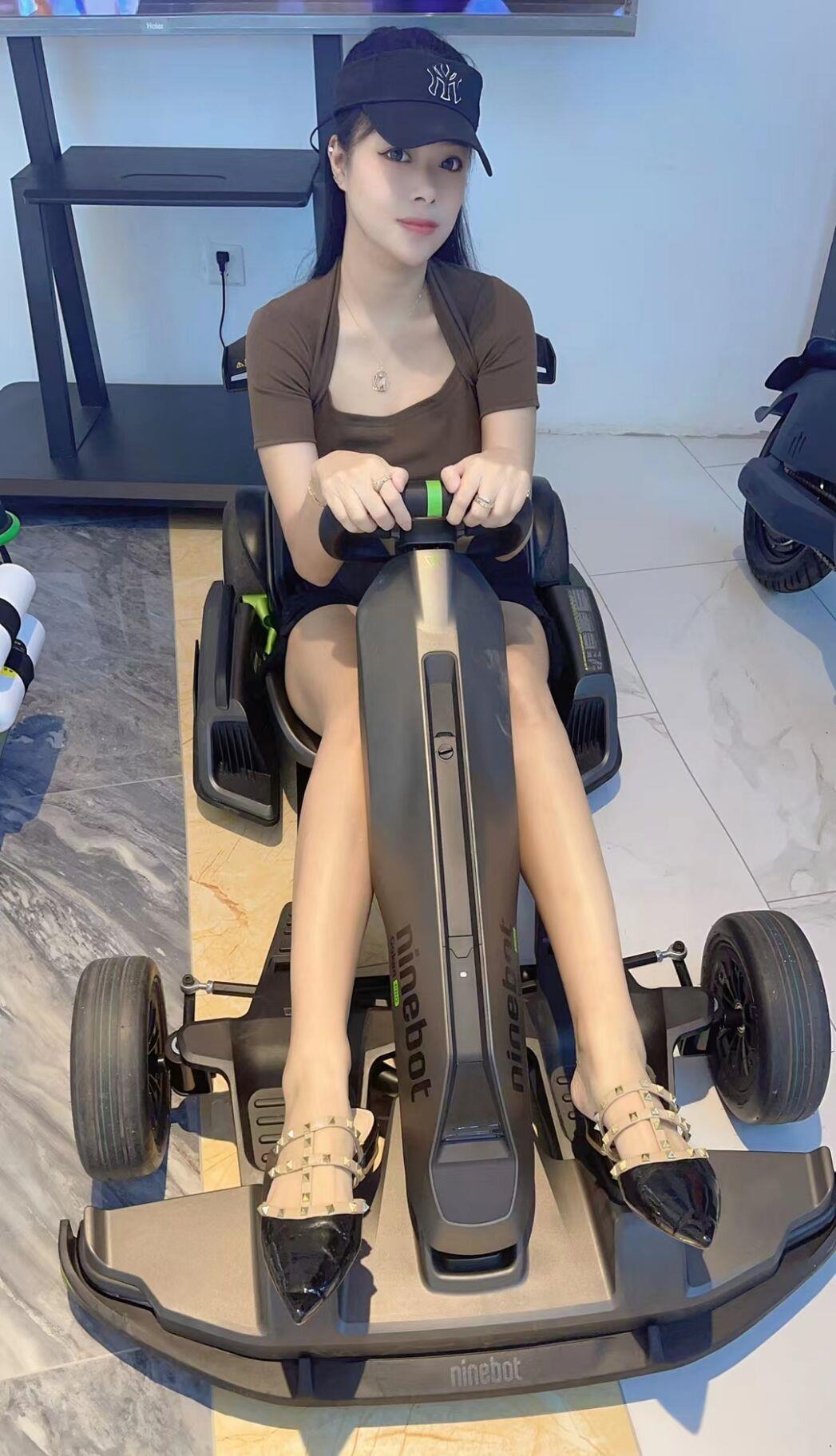 东二环白虎小美女 第2张