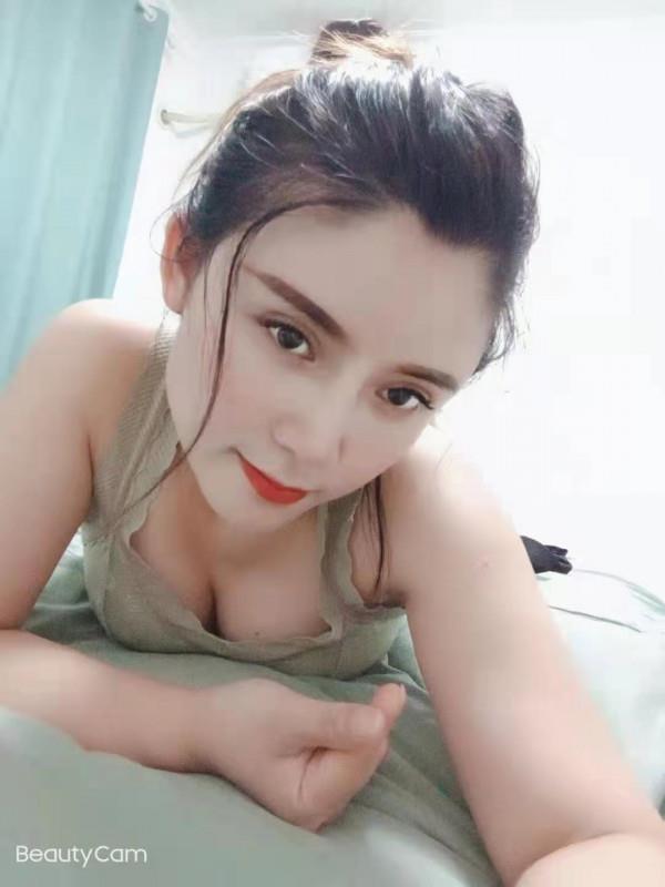 有点像混血的妹子 第1张