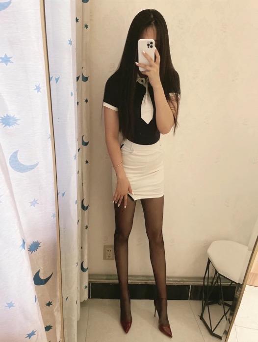 99年小姐姐姿势多瘾大 第4张