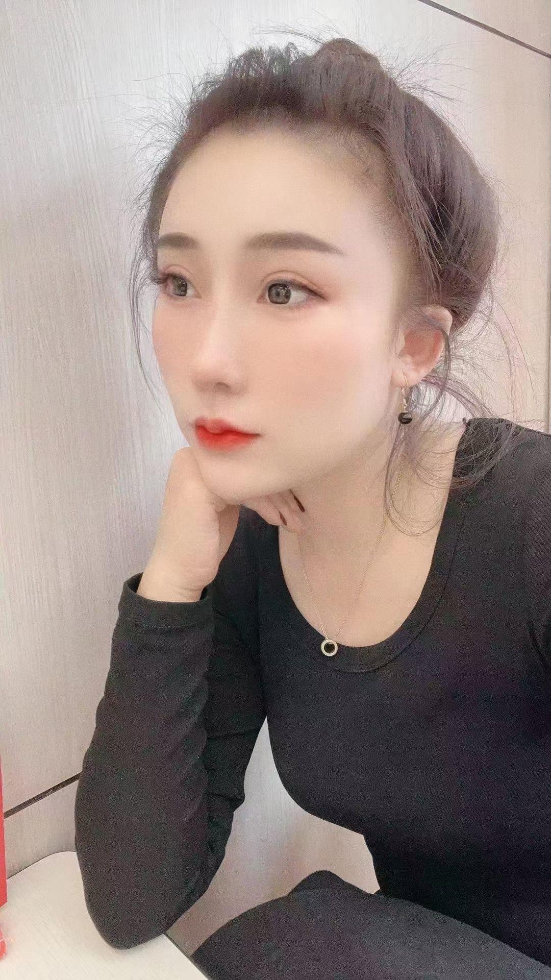 北郊美女 第1张