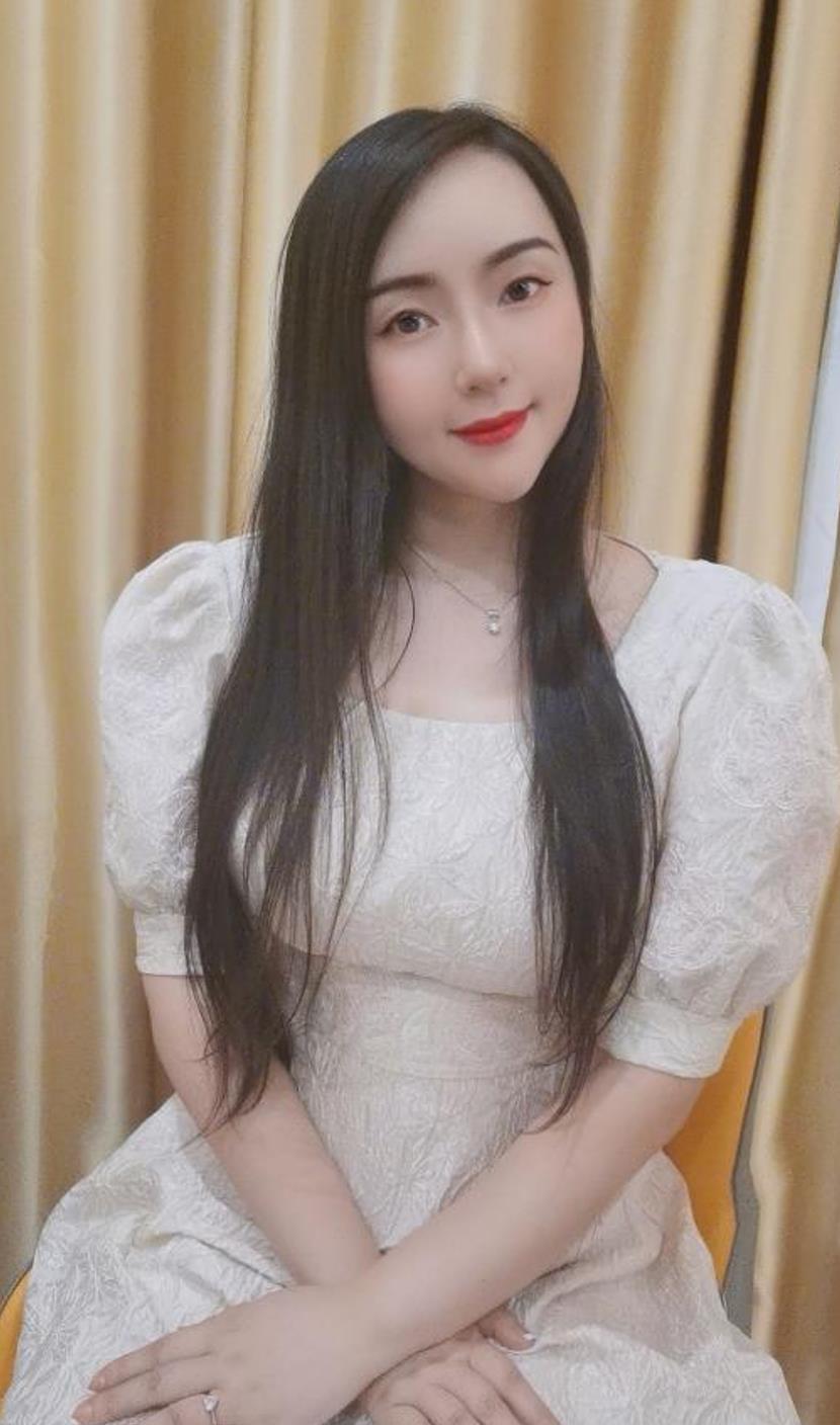海珠大胸妞贝贝 第2张
