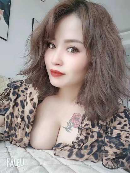 大郊亭大胸熟女 第1张