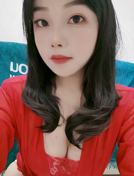 大胸妹妹YYDS悠悠 第1张