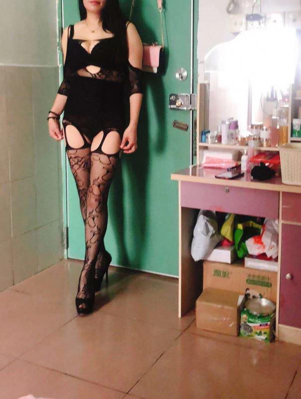西乡特服少妇 第1张