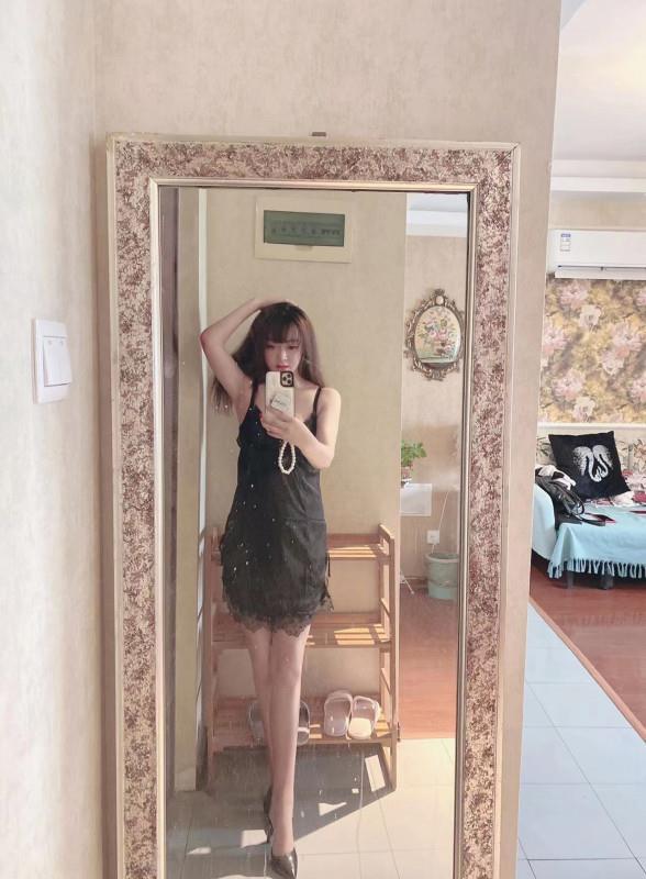 服务不错的小美女 第1张