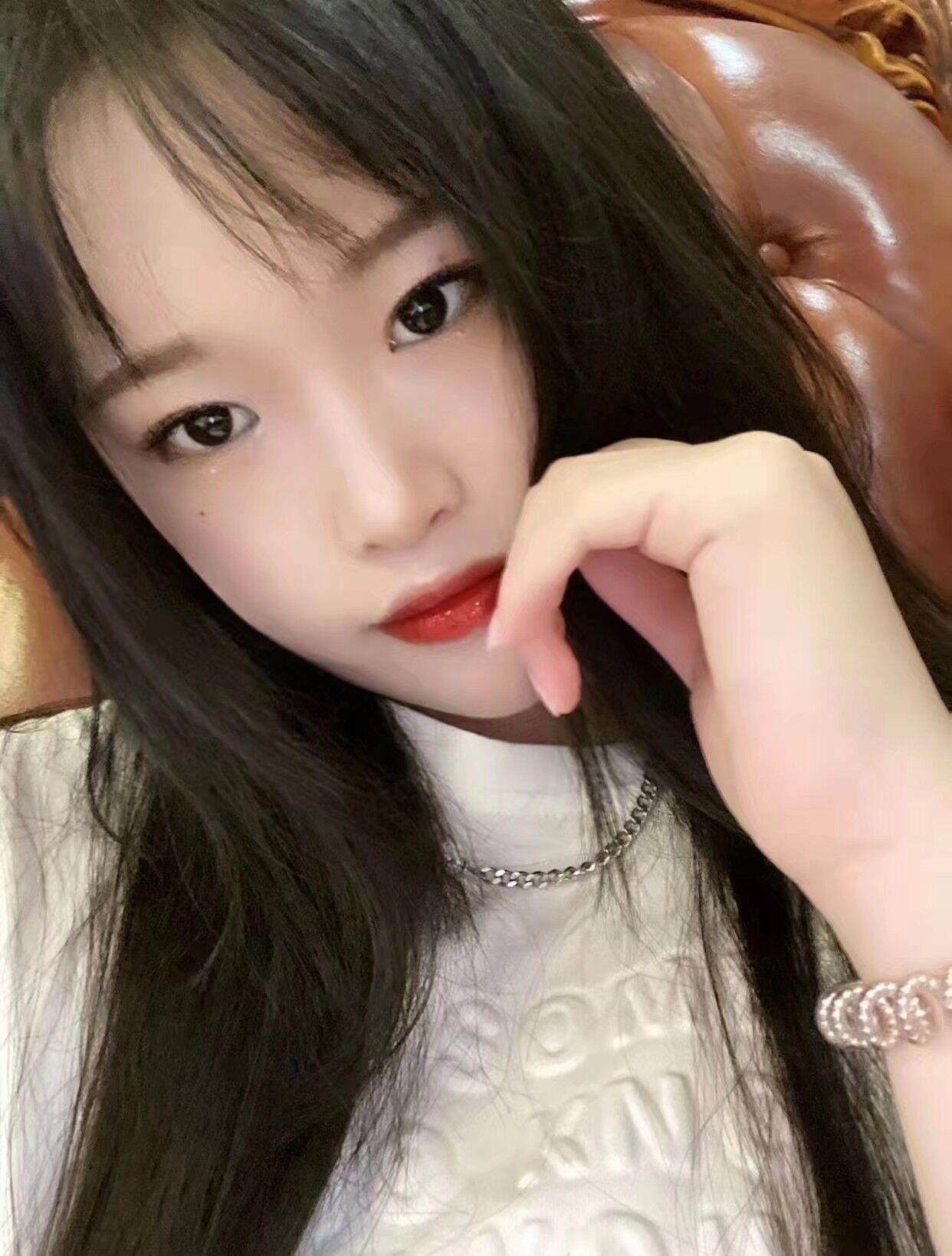 小妹子恩恩 第2张