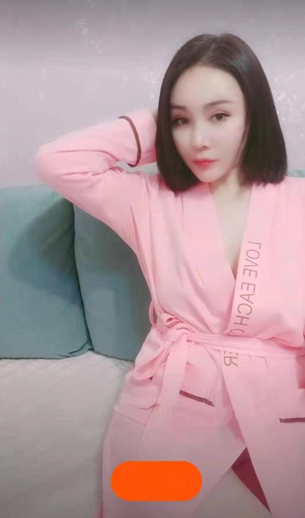 方庄丰乳翘臀的亚绮 第1张