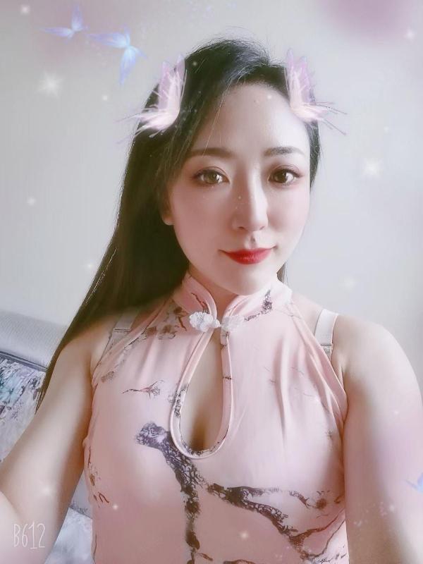 胸大丰满的熟女 第1张