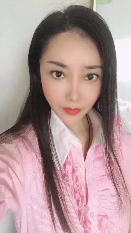 胸大性感的熟女 第2张