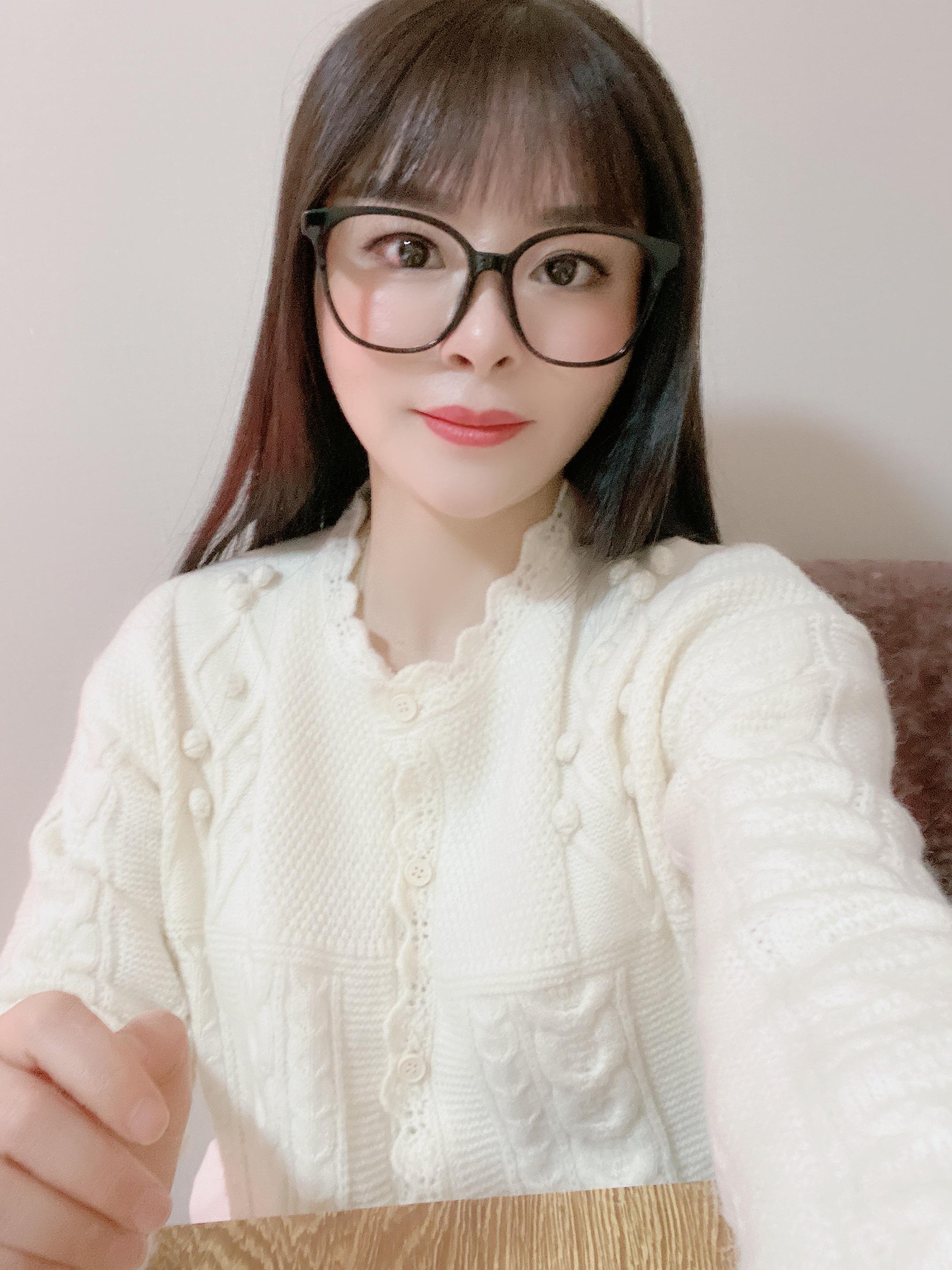 雨花亭兼职佳佳，魔鬼身材，胸特大，气质挺好 第1张