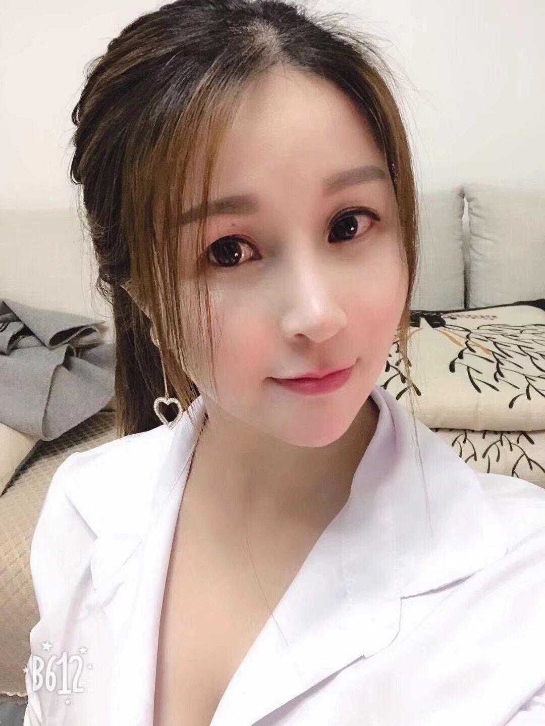 木瓜奶！大胸嫩货。骚气爆表！三点粉嫩鲍鱼逼水多 第2张