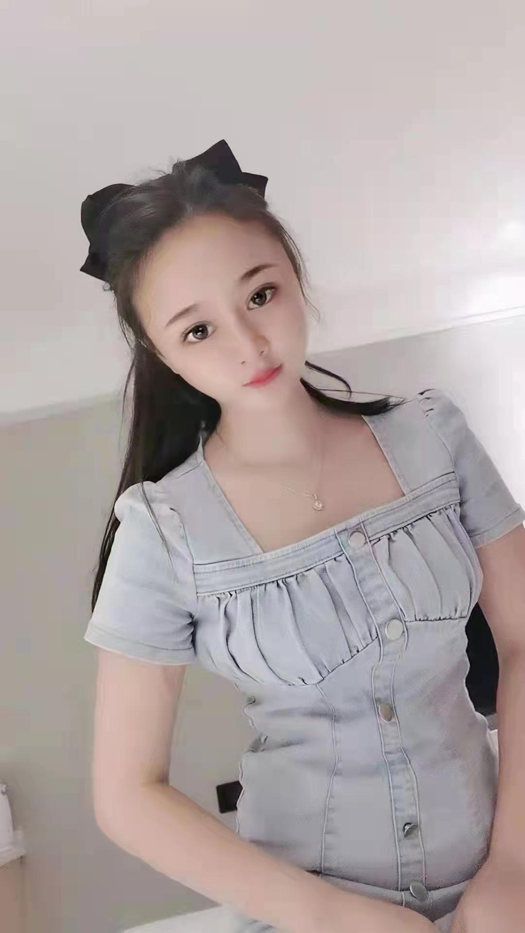 珠江新城颜值身材好的C奶小湿妹，皮肤超白 第1张
