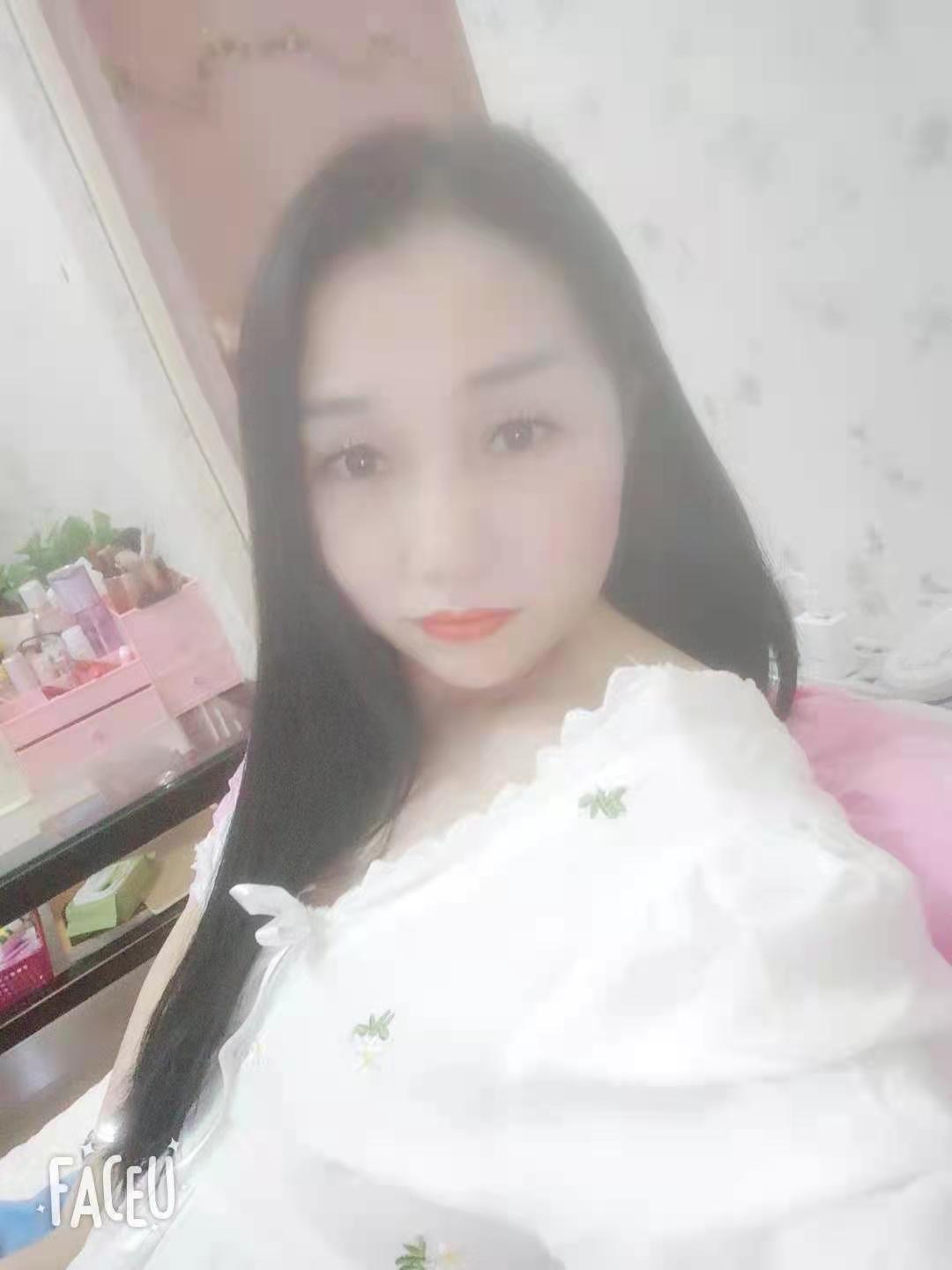 钟家村胸大温柔少妇，玩一会儿水就多起来了 第1张
