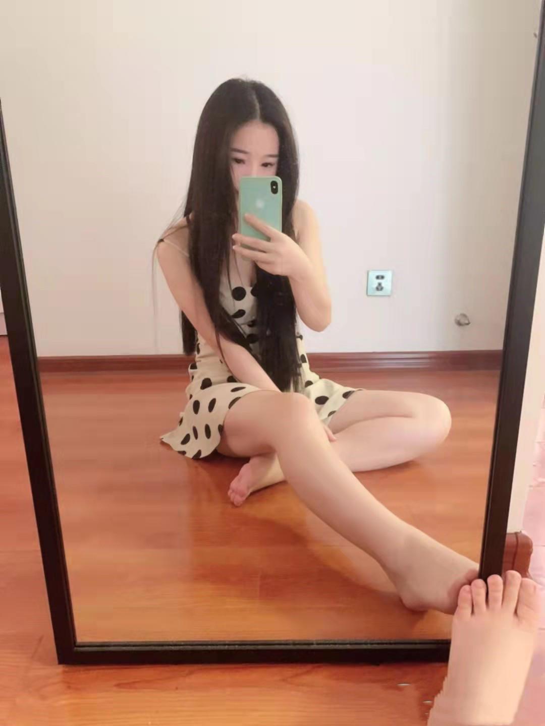 火辣身材少妇小姐姐 第2张