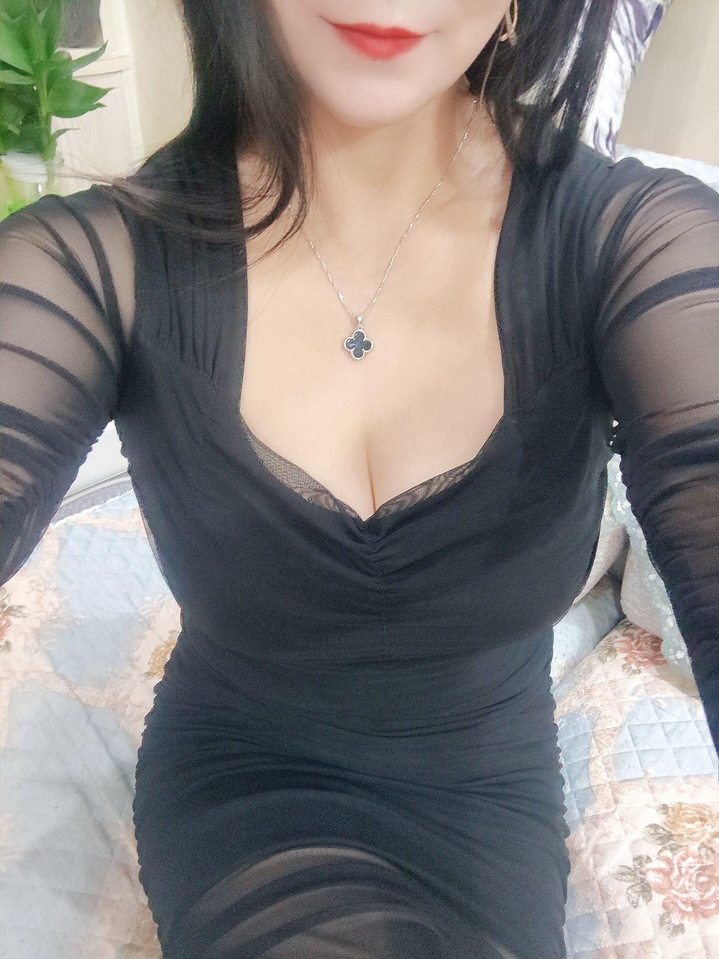 电视塔良家少妇,胸大口爆 第1张