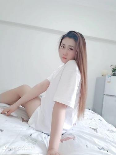 白净妹子，皮肤好 第3张