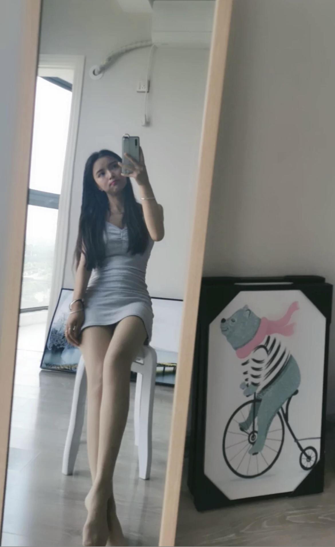 南门妍妍,颜值身材俱佳的兼职 第3张