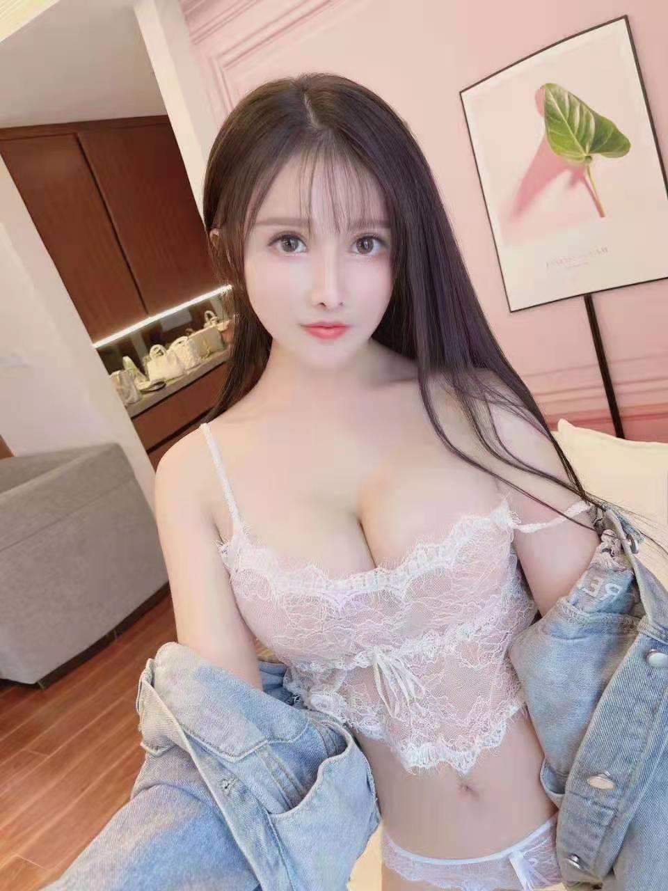 无锡极品零零后,可舌吻,可口爆,服务和颜值身材都是... 第2张