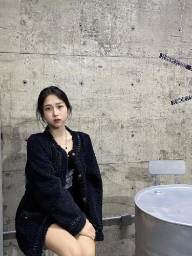 性价比不错的妹子，上面很大，很有视觉冲击力 第2张