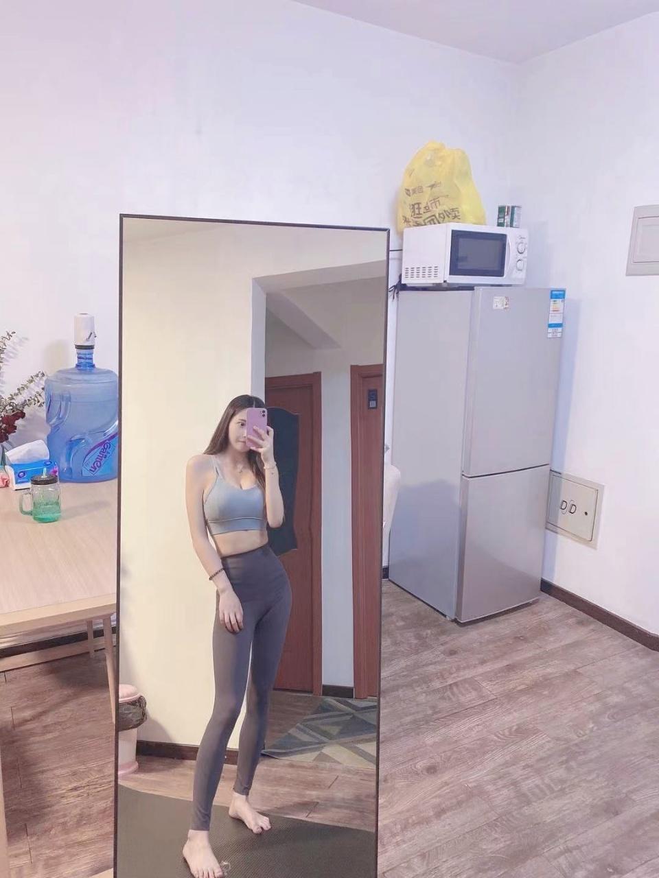 丰台纪家庙性感美女冰冰，耐操体力好，可以骑好长时间 第1张