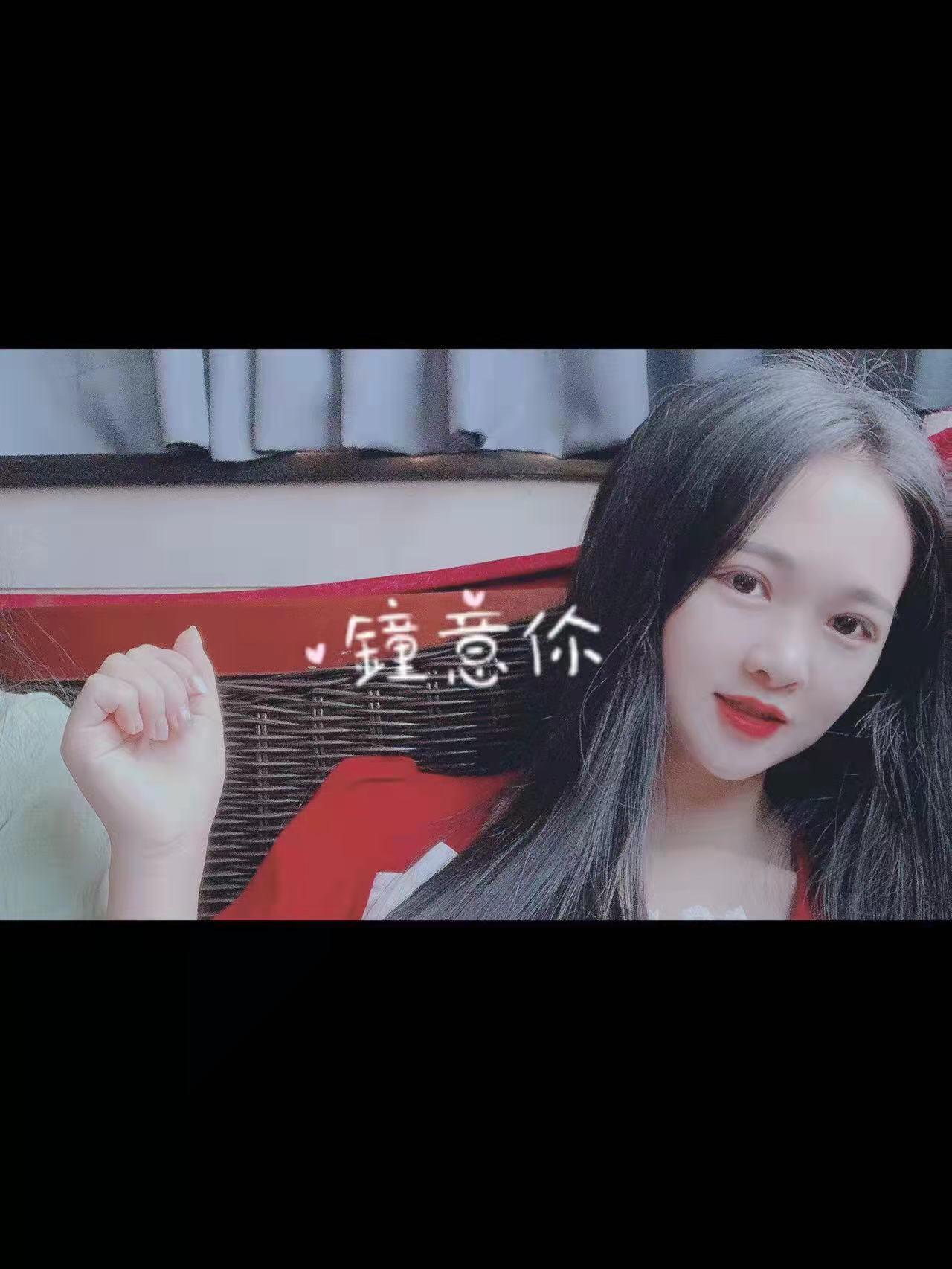 倩倩美妆小姐姐，皮肤白，胸粉嫩 第1张