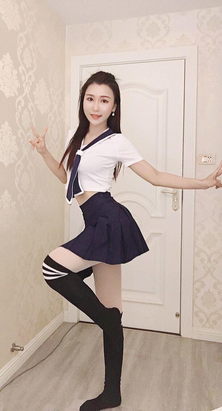跟风约会小薇娅，肤白肉嫩会撒娇 第3张